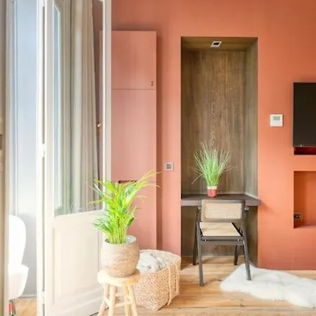 Ghent's Historic Gem - Your Perfect Hideaway