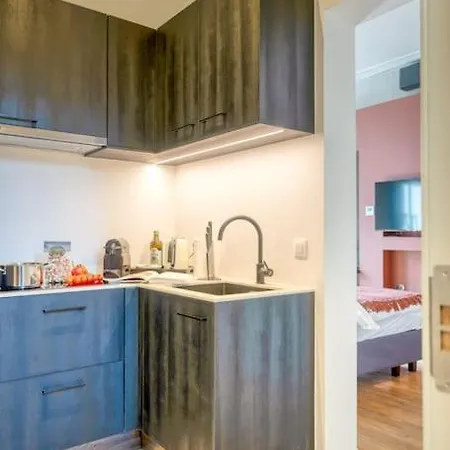 Ghent's Historic Gem - Your Perfect Hideaway *